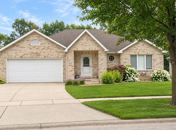 429 11th Circle SE, DeMotte, IN 46310