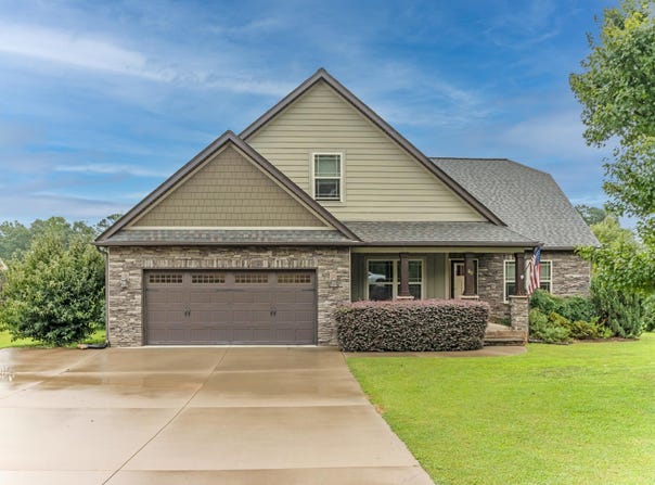 60 W Lakeview Drive, Duncan, SC 29334-8201