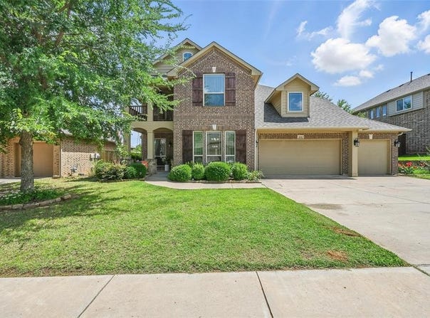 1146 Destrehan Drive, Burleson, TX 76028