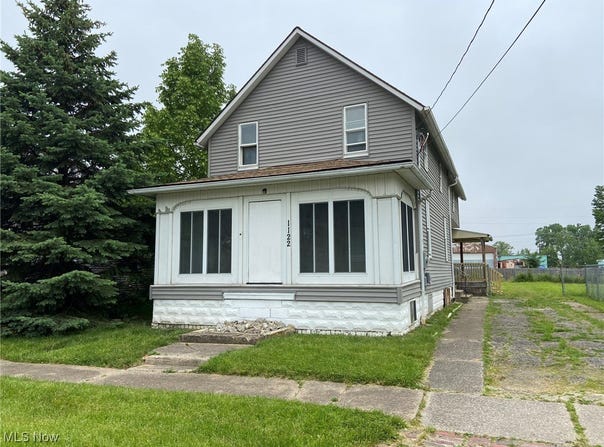 1122 W 17th Street, Lorain, OH 44052