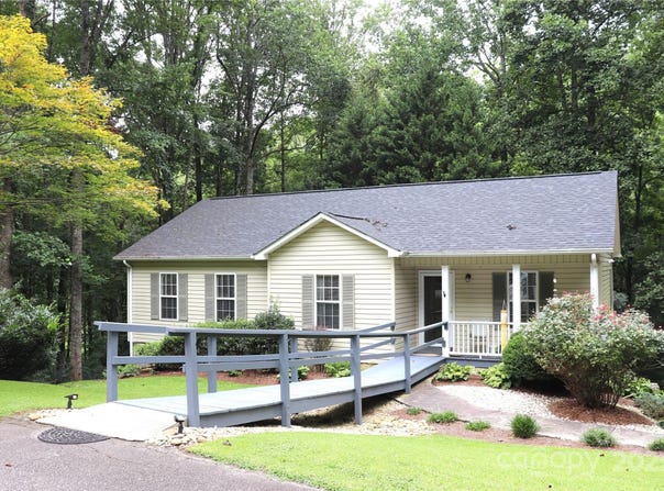 2832 Laurel Lane, Lenoir, NC 28645