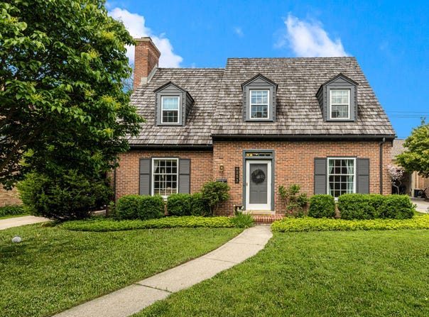 6353 N Berkeley Blvd, Whitefish Bay, WI 53217