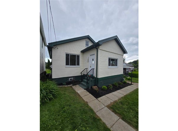 1102 Vermont Ave, White Oak, PA 15131