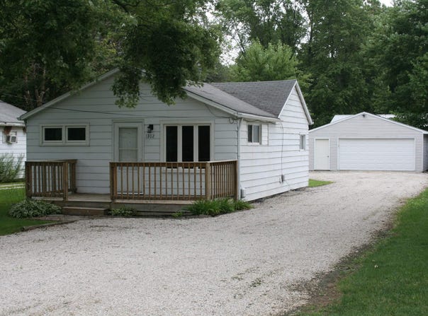 1302 N Country Club Road, Muncie, IN 47303