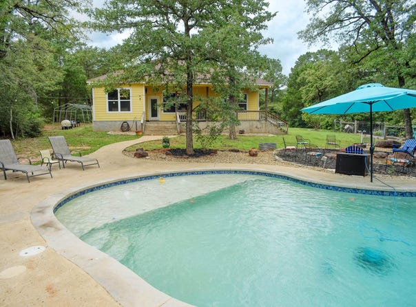 247 Campfire Way, Smithville, TX 78957
