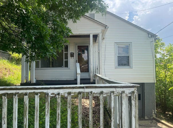 622 6th St., Nitro, WV 25143