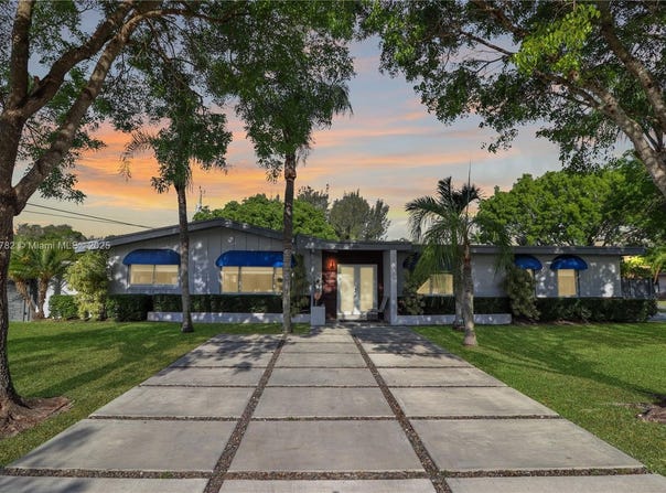 14600 SW 87th Ct, Palmetto Bay, FL 33176