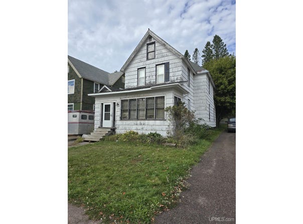 117 S Iroquois, Laurium, MI 49913