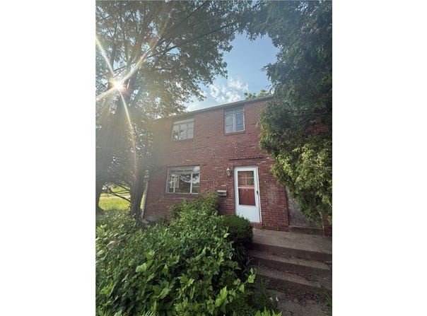 2701 Lincoln Ave, Clairton, PA 15025