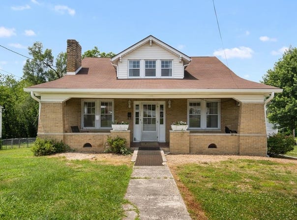 775 N 4th St, Wytheville, VA 24382