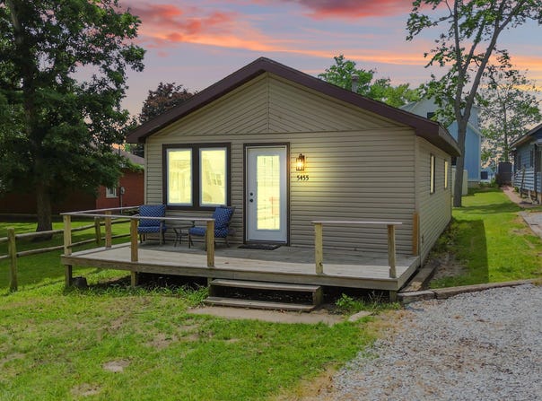 5455 S State Rd 10, Knox, IN 46534