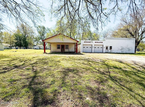 1314 E Oak Street, Columbus, KS 66725