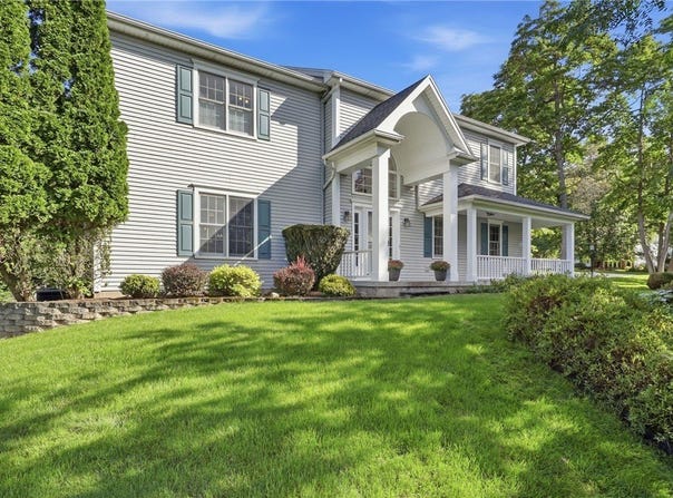 1 Morning Woods Lane, Rochester, NY 14625