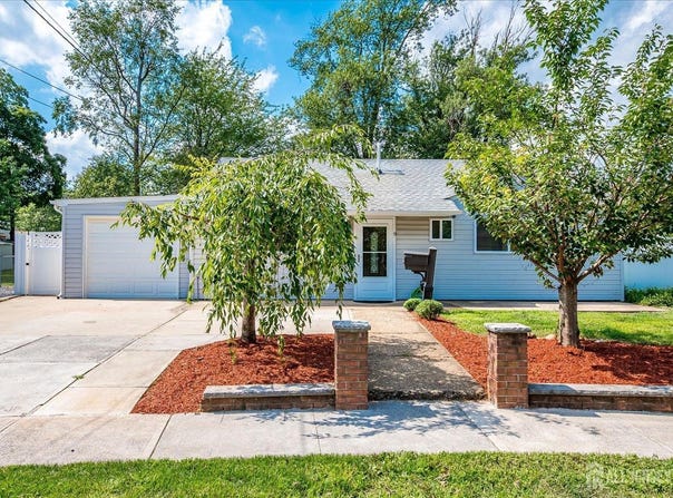 9 Regent Court, Edison, NJ 08817