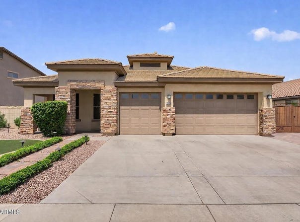 8812 W MYRTLE Avenue, Glendale, AZ 85305