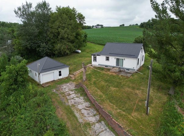 500 Smith Road, Postville, IA 52162