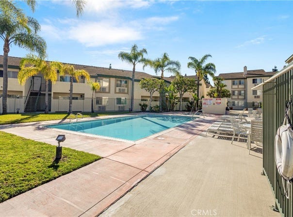 15000 Downey, Paramount, CA 90723