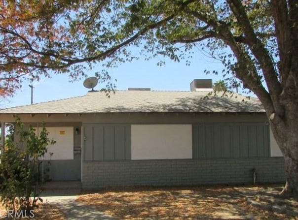 1301 Emery Avenue, Bakersfield, CA 93304