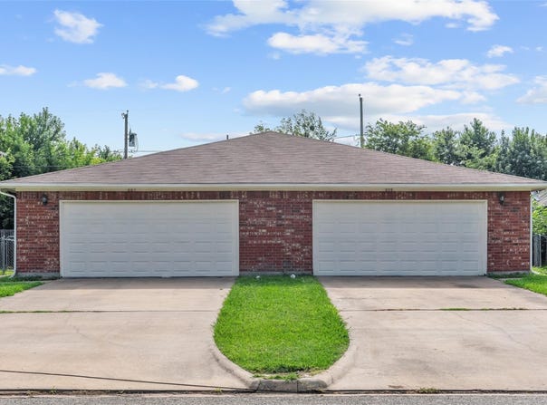 905-907 N Brents Avenue, Sherman, TX 75090