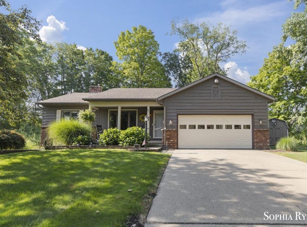 86 Carl Drive NE, Ada, MI 49301