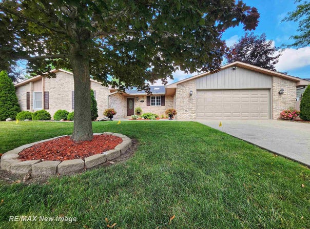 4740 Foxcroft, Bay City, MI 48706