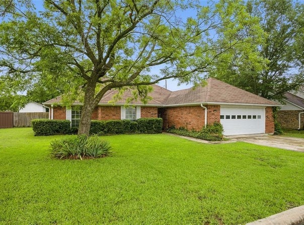 111 Christopher Drive, Cooper, TX 75432