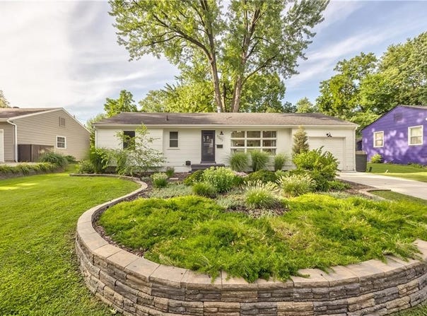 5203 W 76th Terrace, Prairie Village, KS 66208