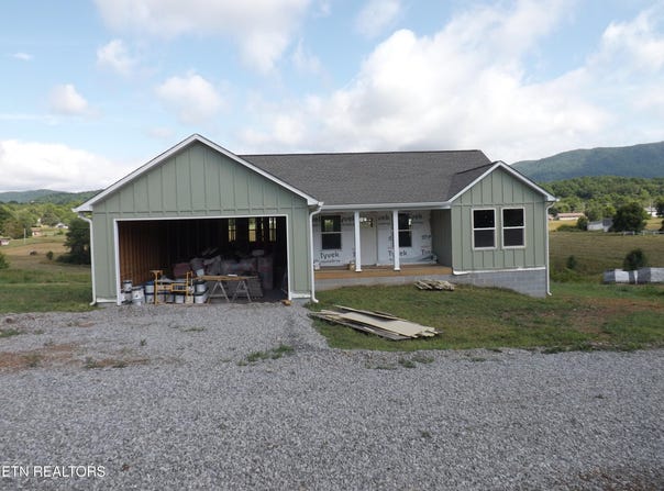 963 Shawanee Rd, Harrogate, TN 37752