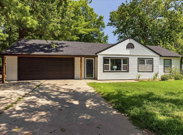 2330 SW Wayne AVE, Topeka, KS 66611