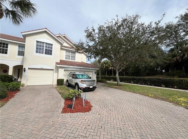 884 Hampton Cir, NAPLES, FL 34105