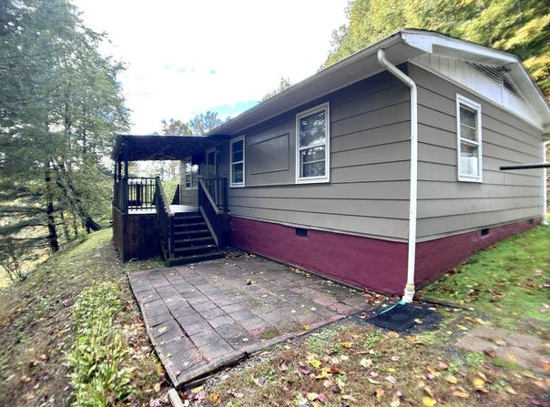 818 Buskill Avenue, Richlands, VA 24641