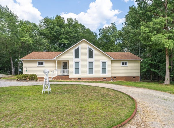 813 Edisto Lake Road, Wagener, SC 29164