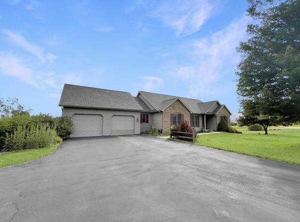 23-28 Broadview, LAKE CARROLL, IL 61046