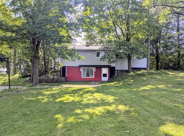 9300 E Beecher Road, Pittsford, MI 49271