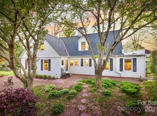 203 Norwood Street SW, Lenoir, NC 28645