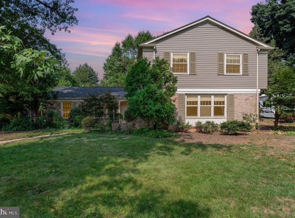 370 BELVEDERE STREET, CARLISLE, PA 17013