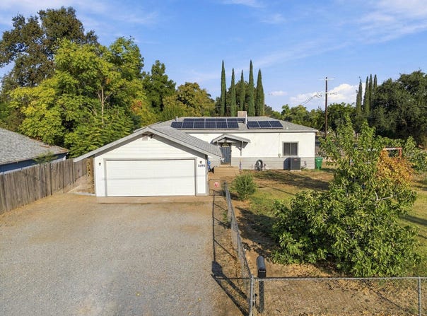 1690 Veterans Lane, Anderson, CA 96007