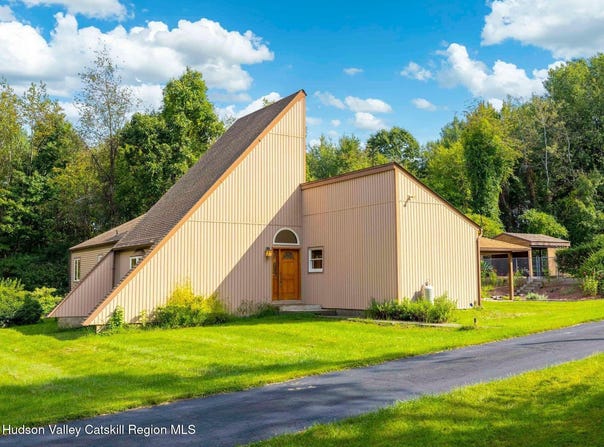 33 Reservoir Road, Marlboro, NY 12542