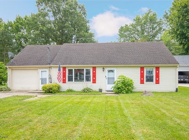 208 Miller Court, Elyria, OH 44035
