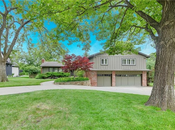 2411 W 104th Street, Leawood, KS 66206