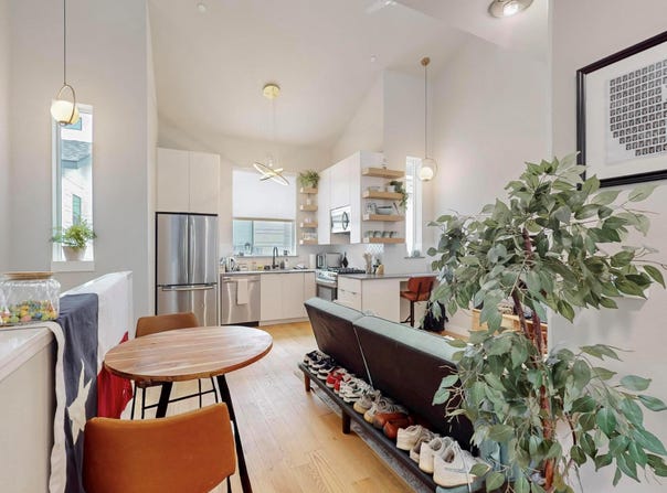 913 Duncan LN, Austin, TX 78705