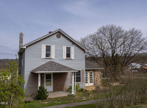 1006 Maple Street, Williamsburg, PA 16693