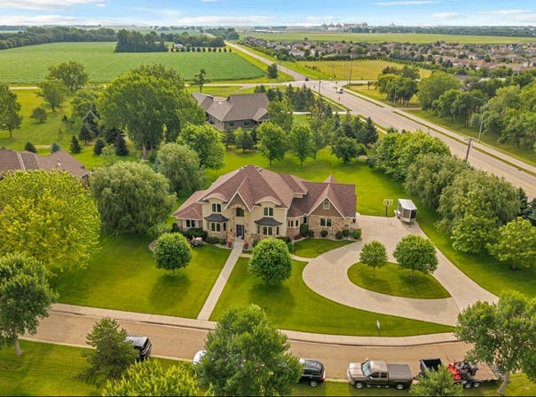2410 Quail Run Boulevard, Aberdeen, SD 57401
