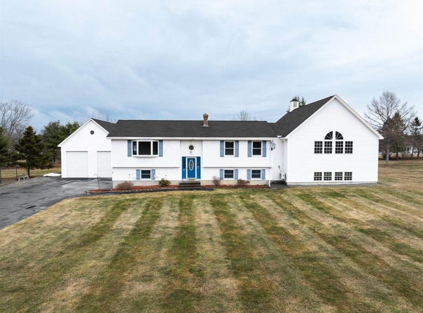 25 Webber Drive, Hermon, ME 04401