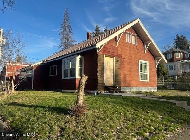 328 S 7th St, St. Maries, ID 83861
