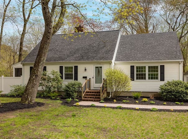 1710 Islington Street, Portsmouth, NH 03801