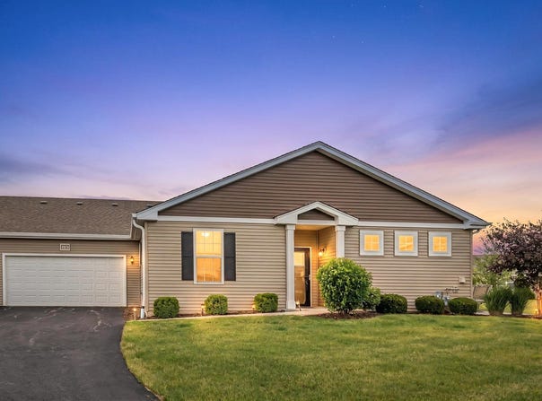 1116 Crestview Lane, Pingree Grove, IL 60140