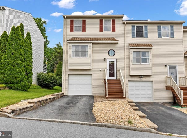 61 LINCOLN AVENUE, HARRISBURG, PA 17111