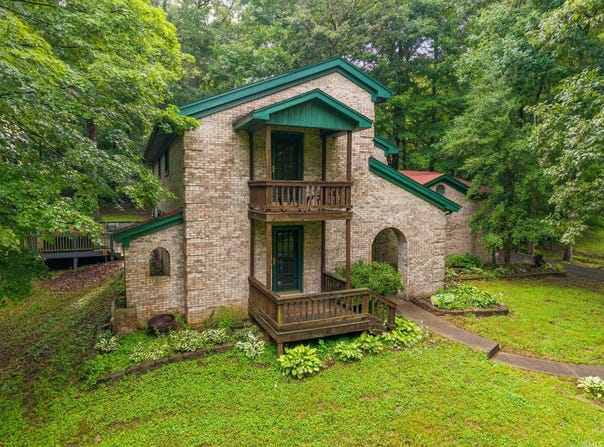 1344 S Lake Road, Scottsburg, IN 47170-6842