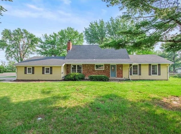 30 Cliff Drive, Buckner, MO 64016